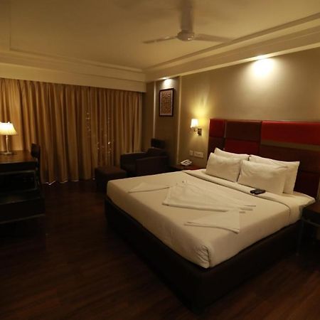 Hotel-S-Park Khammam エクステリア 写真