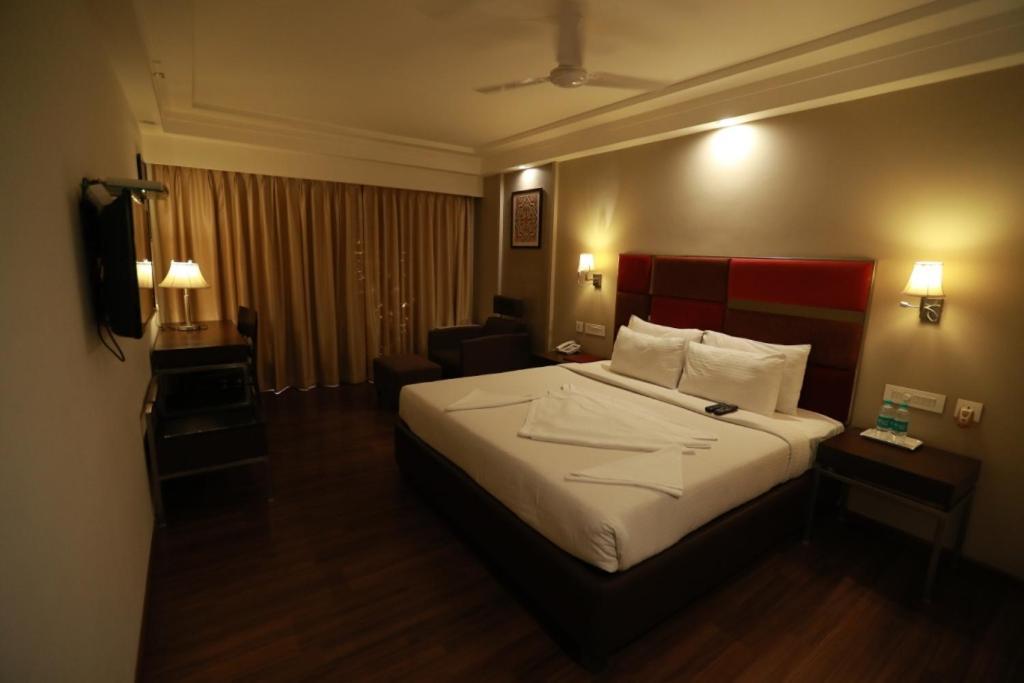 Hotel-S-Park Khammam エクステリア 写真